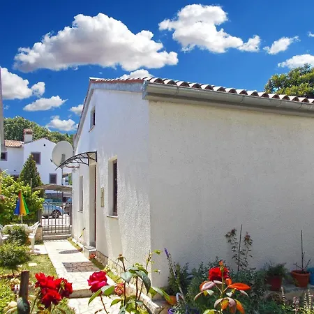 Apartment Für 4 Personen Ca 35 Qm In červar-porat, Istrien Istrische Riviera *