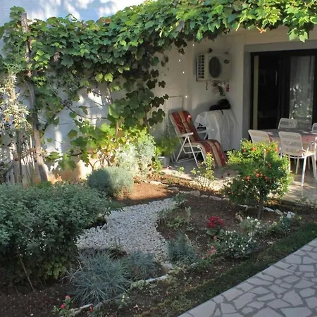 Für 4 Personen Ca 35 Qm In červar-porat, Istrien Istrische Riviera Apartment *