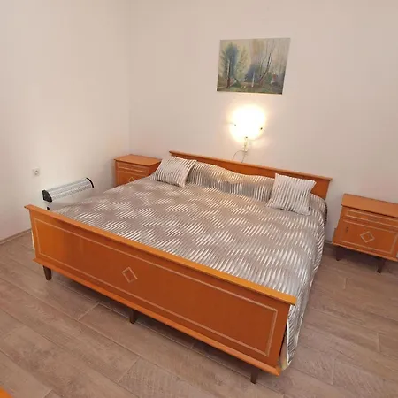 Apartment Für 4 Personen Ca 35 Qm In červar-porat, Istrien Istrische Riviera *